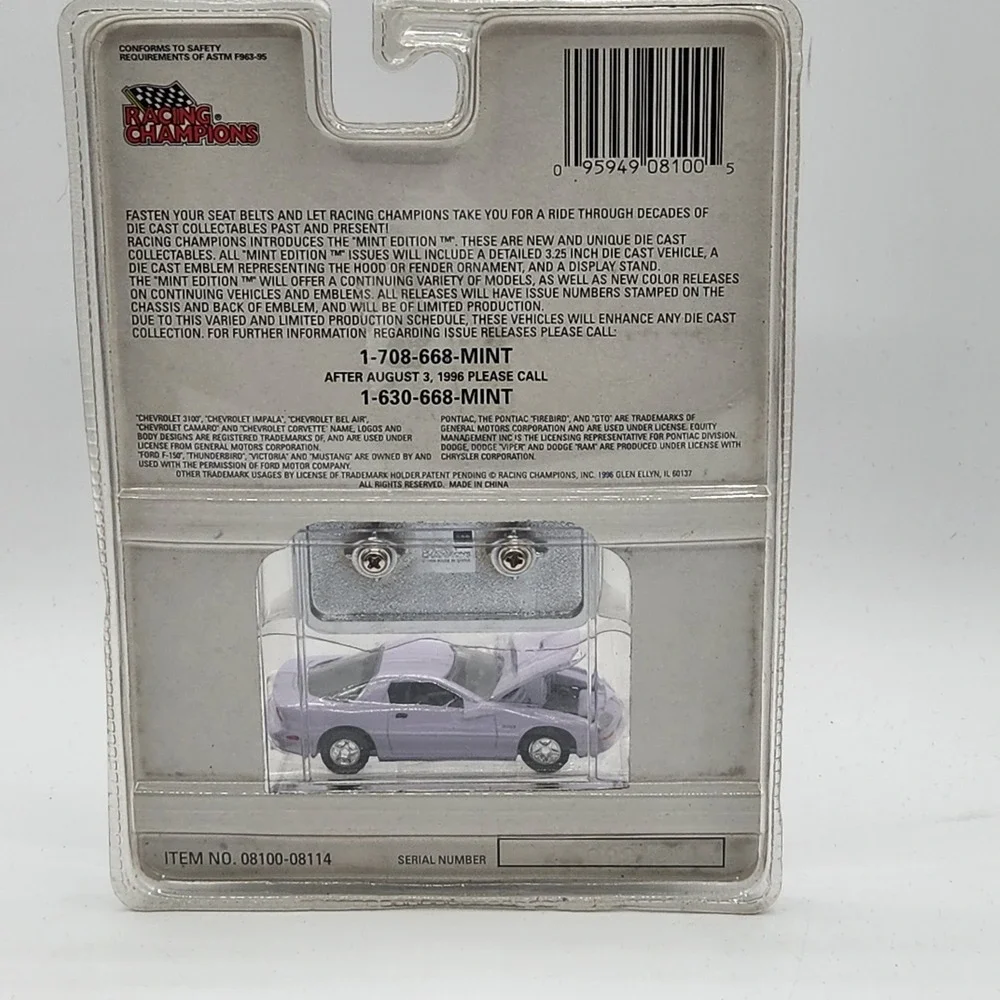 Racing Champions Mint Edition 29 1996 Chevy‎ Camaro Diecast Vehicle with Display